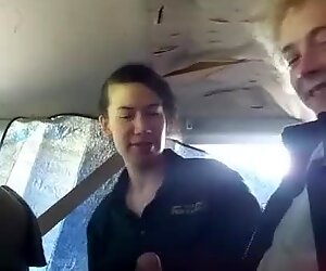 Amador casal fodendo no carro