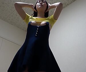 Çıplak Japon Sarina Kurokawa giyinmiş