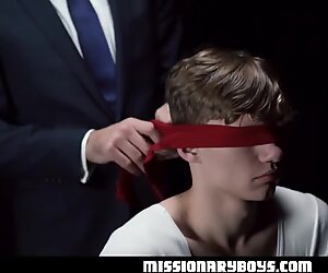 Missionaryboyz - young poziţia misionarului baiat gets aggressively spitroasted