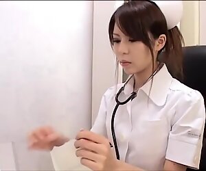 Japonesas Enfermera Pojeada con Látex Guantes
